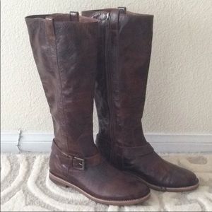 Cole hahn boots size 6